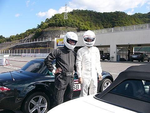 いつものおっさん2人組、格好だけは・・・