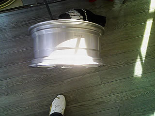 これは17×7J+48ですがスポークが少し外側にはみ出しています