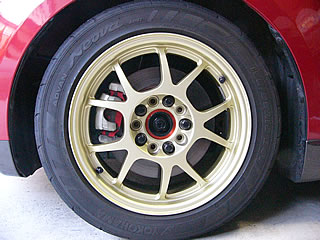 ホイールも街乗り用からサーキット用へ交換