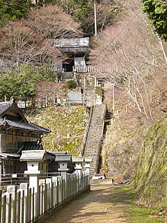 青倉神社の参拝所遠景