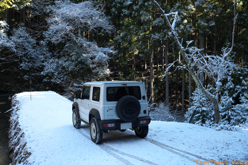 ここのところの寒気で山奥は雪景色、兵庫県篠山市。